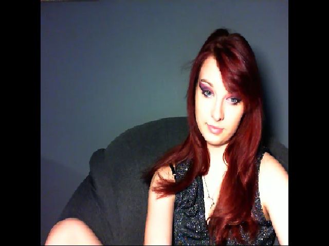 Live sex webcam photo for VirginLuna18 #259463875