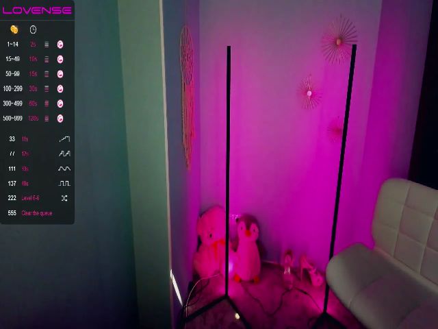 Live sex webcam photo for WhiteFoxi #252789569