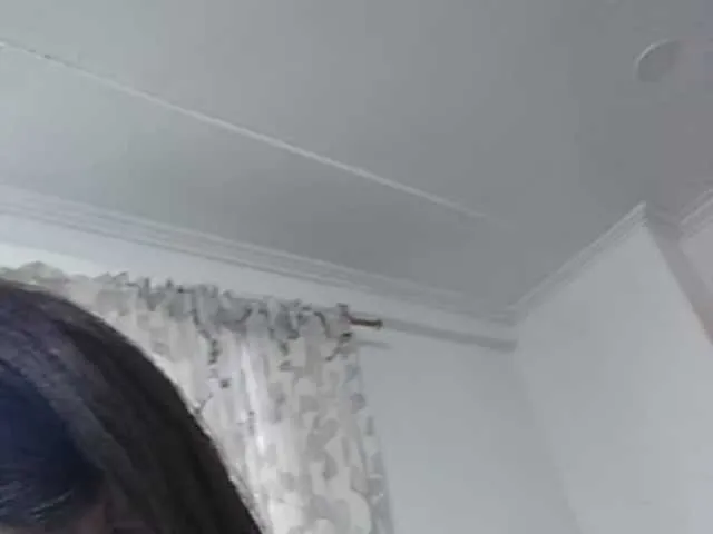 Live sex webcam photo for YourGirl9 #241133431