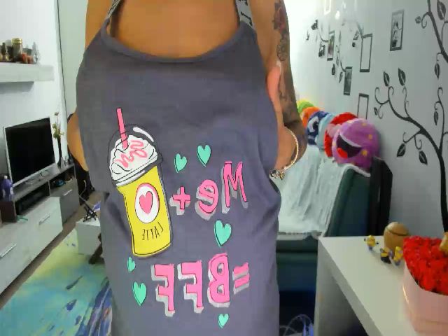 Live sex webcam photo for OneLife_ #256094971