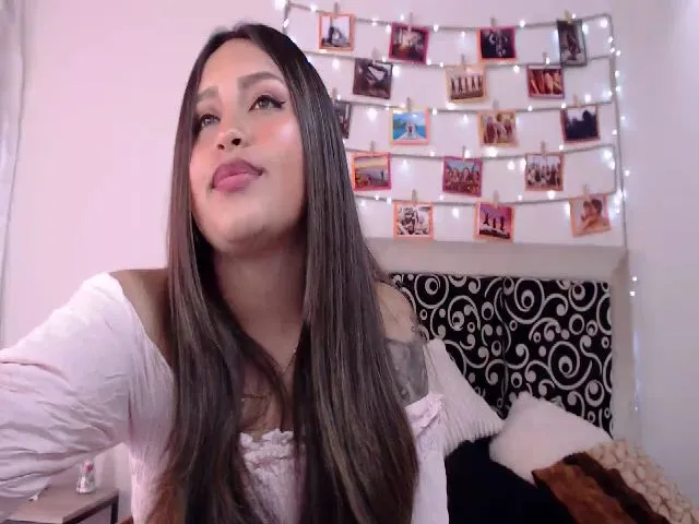 Live sex webcam photo for Litlecapricex #256291526