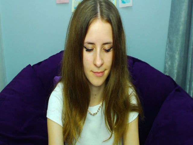 Live sex webcam photo for KristenKravit #253732223