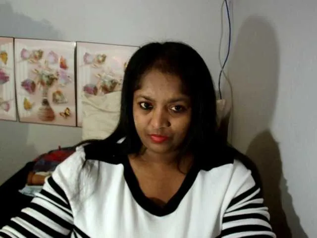 Live sex webcam photo for Indiantasha #287986115
