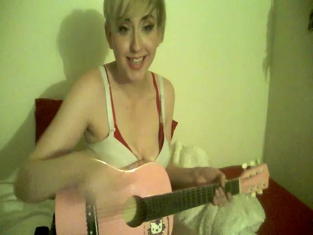 Live sex webcam photo for Alexiaishot #264170115