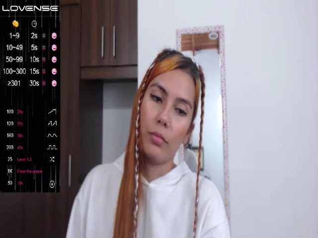 Live sex webcam photo for Alessiafioore #264371340