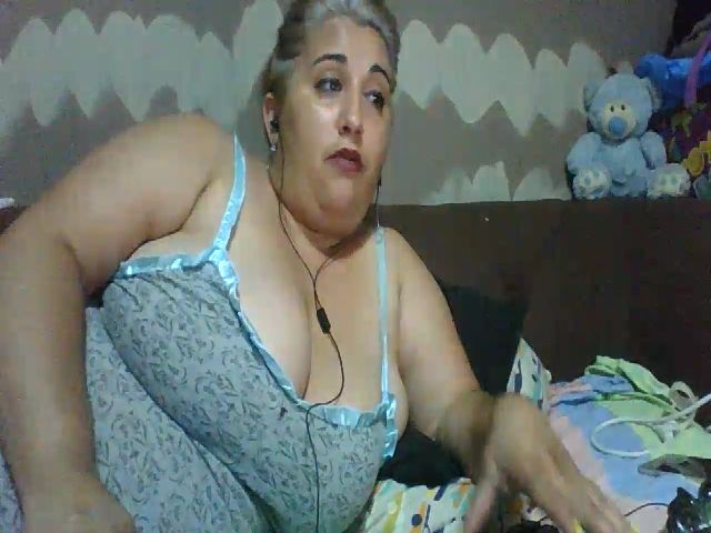 Live sex webcam photo for BigBreastsMia #253580307