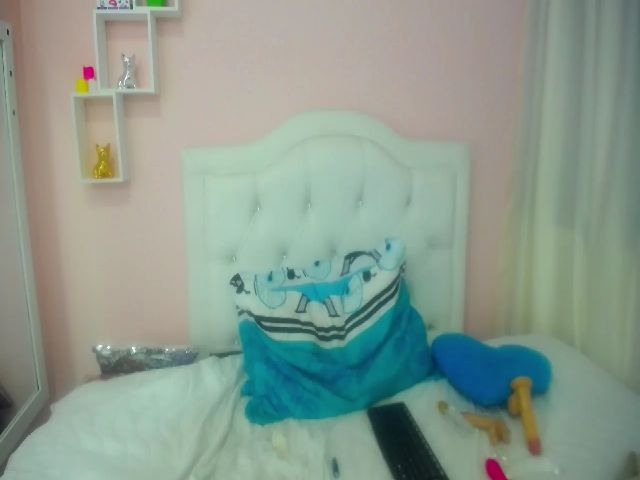 Live sex webcam photo for Petite_camila #287864238