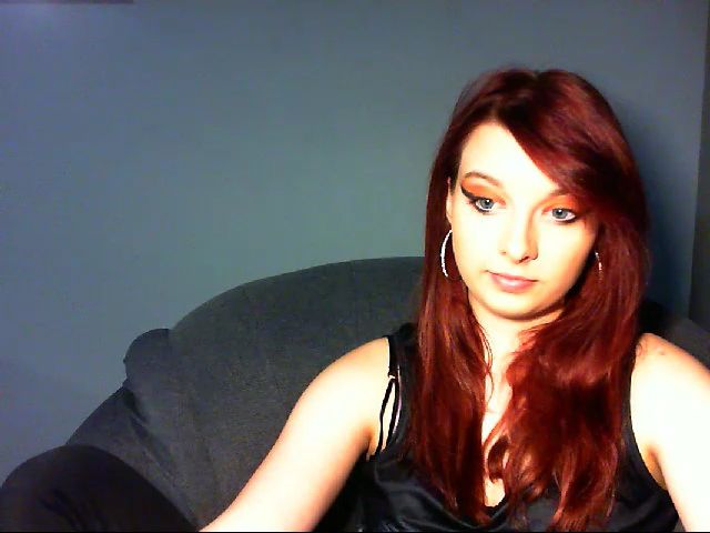 Live sex webcam photo for VirginLuna18 #263188145