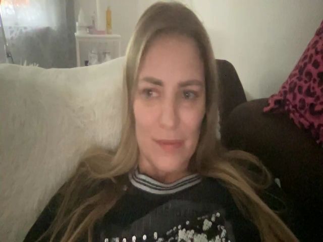 Live sex webcam photo for AnnaDiamond1 #287889167