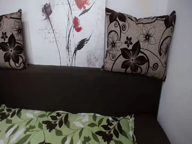 Live sex webcam photo for TeaseKate #260309869