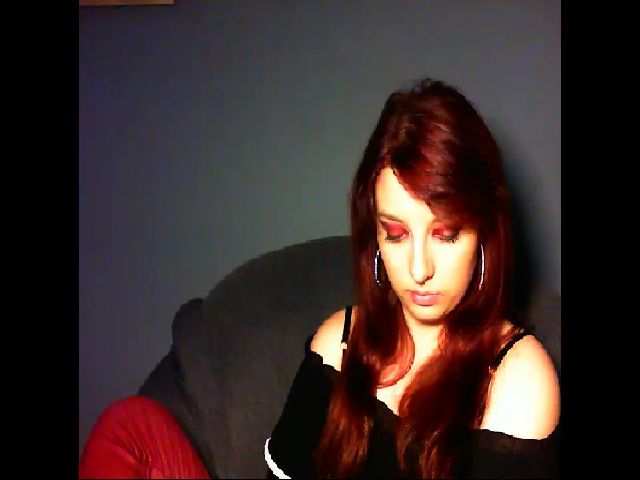 Live sex webcam photo for VirginLuna18 #255673149