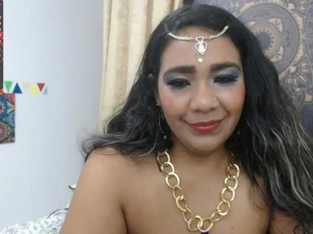 Live sex webcam photo for IndianMama #241413644