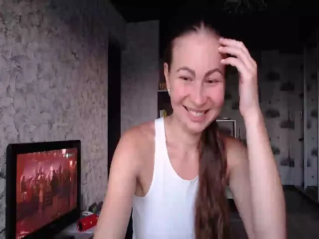 Live sex webcam photo for QueenSmile #253491388