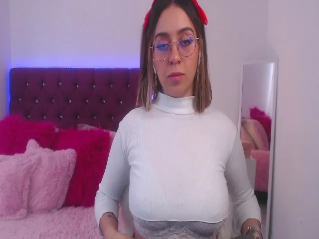 Live sex webcam photo for SamPuckett #260198953