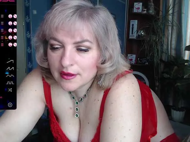 Live sex webcam photo for SmileOfAngel #243687682