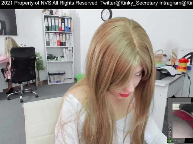 Live sex webcam photo for KinkyOffice #241092359