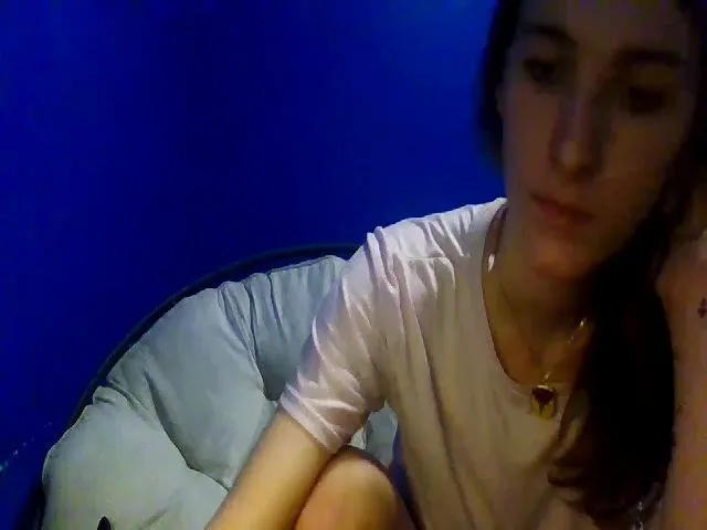 Live sex webcam photo for HelloVenus1 #252758878