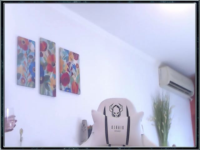 Live sex webcam photo for ClassyMelyna #262155253