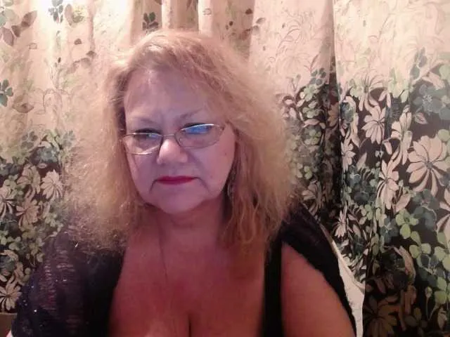 Live sex webcam photo for EmpressLady #241026891