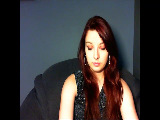 Live sex webcam photo for VirginLuna18 #253823738