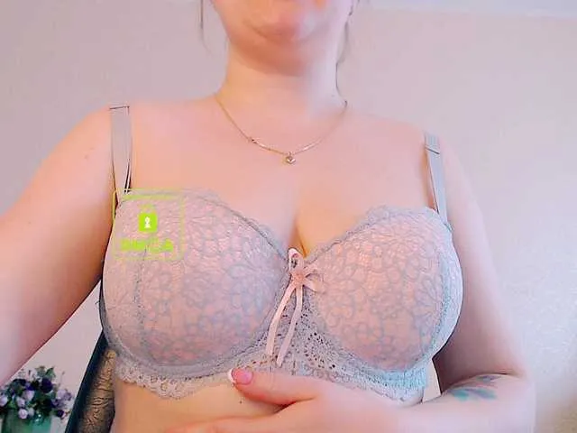 Live sex webcam photo for NewAnna #241291266