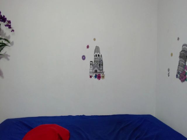 Live sex webcam photo for Vaiolet1314 #262493697