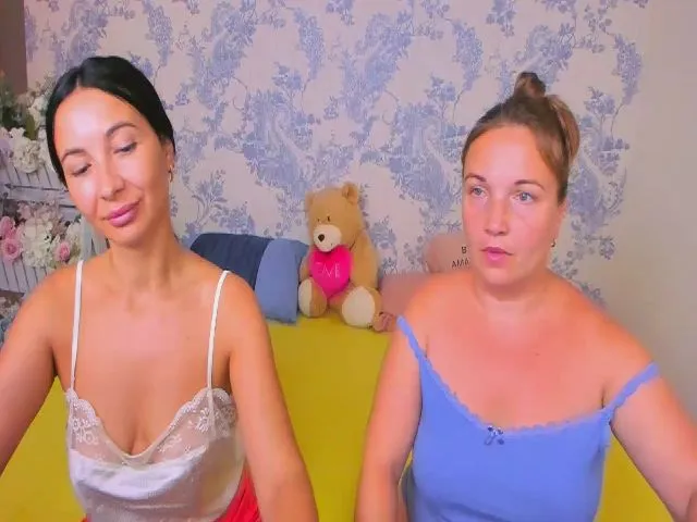 Live sex webcam photo for NikaRysa #255816032