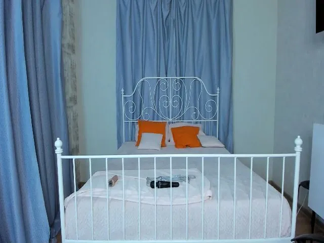 Live sex webcam photo for A11yson #260213657