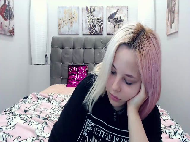 Live sex webcam photo for Helokit #255960620