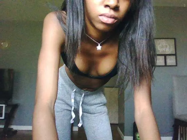 Live sex webcam photo for Karlichanel #251307860
