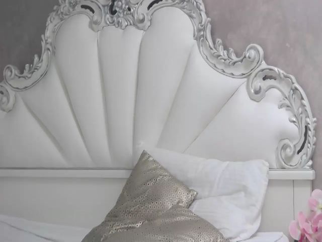 Live sex webcam photo for SoffyyHot #264448624