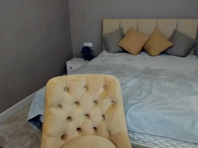 Live sex webcam photo for ElsaJeann #252878360
