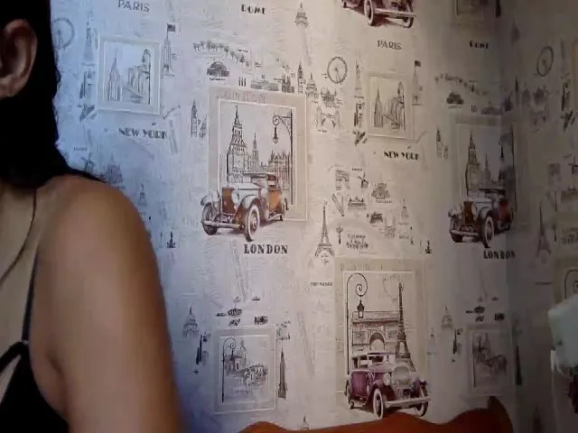 Live sex webcam photo for JolyBoss #255259670