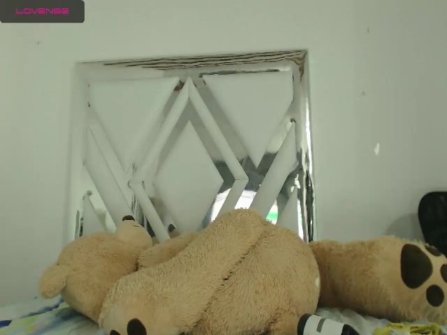 Live sex webcam photo for Sweet_barbiie #256583000