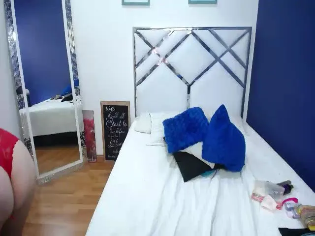 Live sex webcam photo for Kinkykiitty #261825458