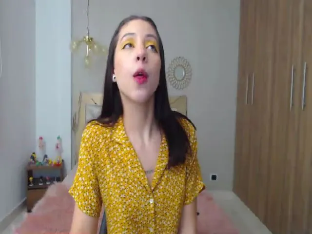 Live sex webcam photo for Emily_evans18 #265329154