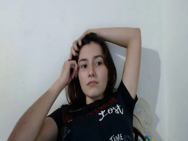 Live sex webcam photo for Girlhot29 #264077134