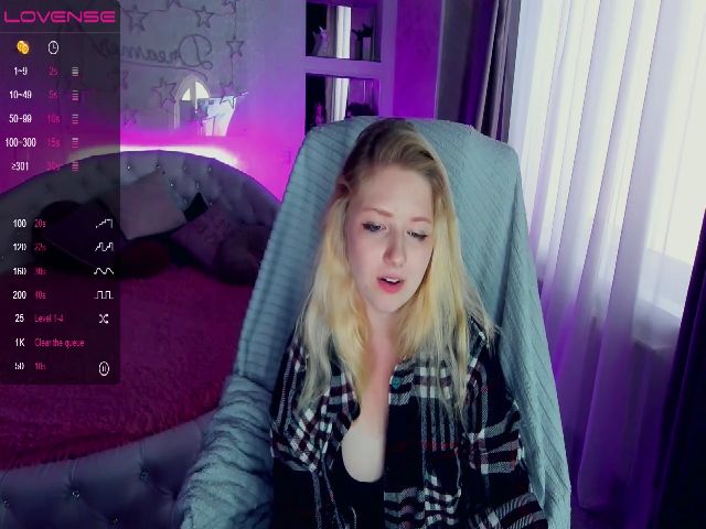 Live sex webcam photo for TinkerrBelll #255812182