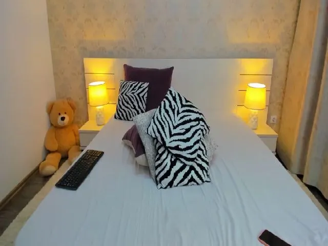 Live sex webcam photo for Yamyra #257755299