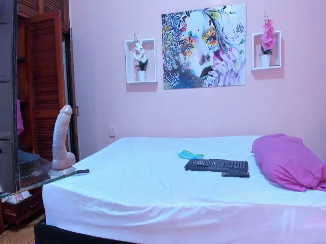 Live sex webcam photo for ZOE_CAT #261353905