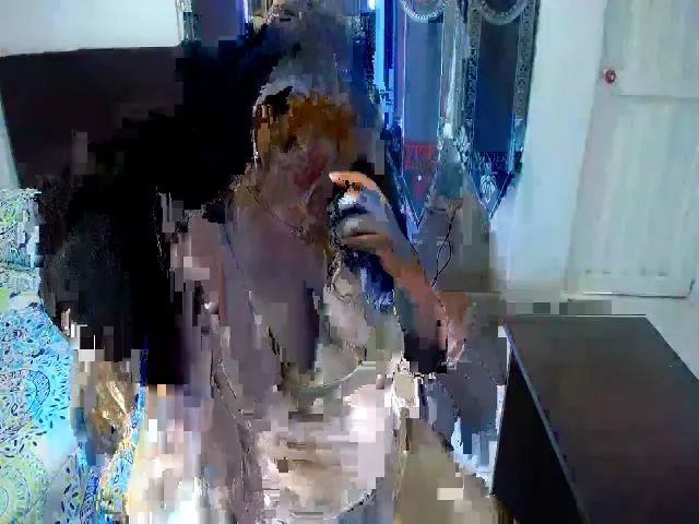 Live sex webcam photo for Winnyvell #257225374