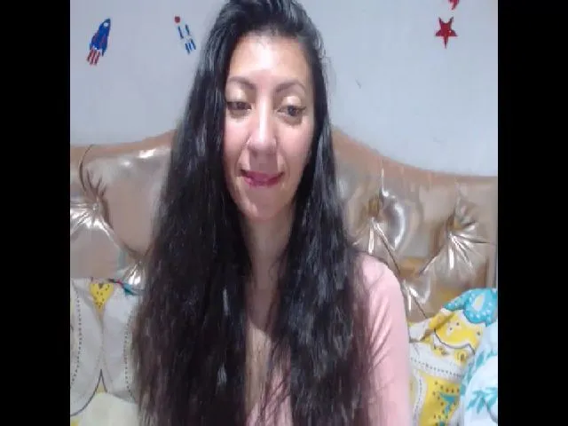 Live sex webcam photo for Kaymilf #253241053