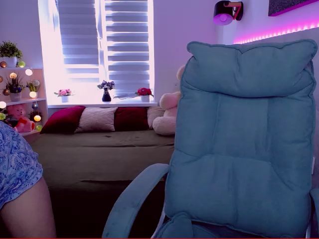 Live sex webcam photo for Blonde_Alisa #253055384