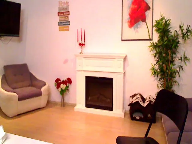 Live sex webcam photo for PoppyNaked #257972704