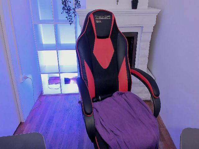 Live sex webcam photo for HelenCarter #262348659