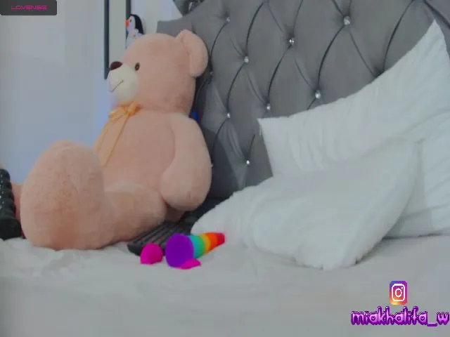Live sex webcam photo for Miakhalifa_w #261248628