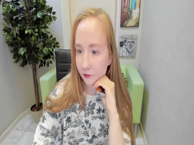 Live sex webcam photo for StunningKelly #265423884