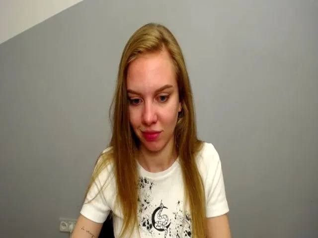 Live sex webcam photo for HappySecret_ #260826196