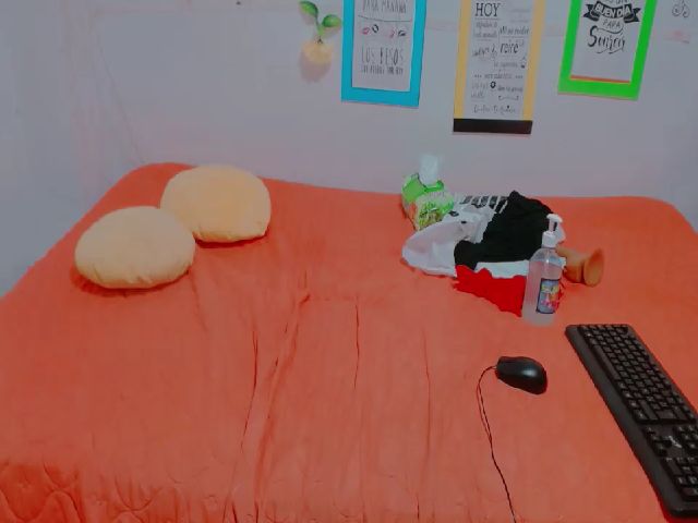 Live sex webcam photo for Emira2 #263139481