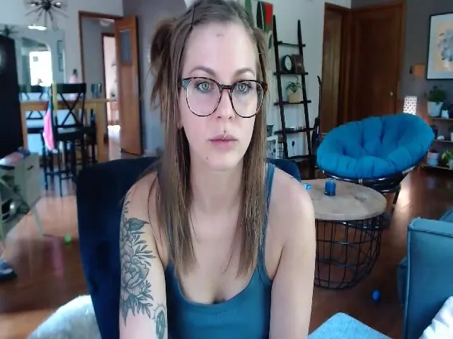 Live sex webcam photo for Lunar_cy_ #258840893